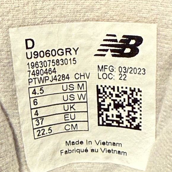 New Balance Kids Shoes - Gray and White - Picture 4 of 5